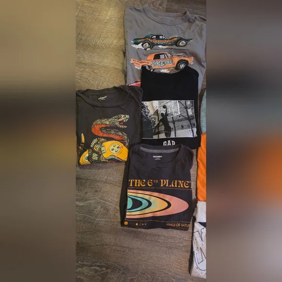 LOT of 12 Boys Graphic Tees- Vineyard Vines, GAP, Old Navy, Hurley TOMMY, Ron J - Picture 2 of 9